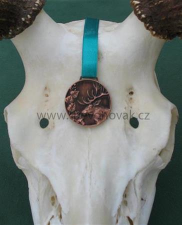 Medaile podle hodnocení CIC jelena č.817 - bronzová medaile podle hodnocení CIC s motivem jelena